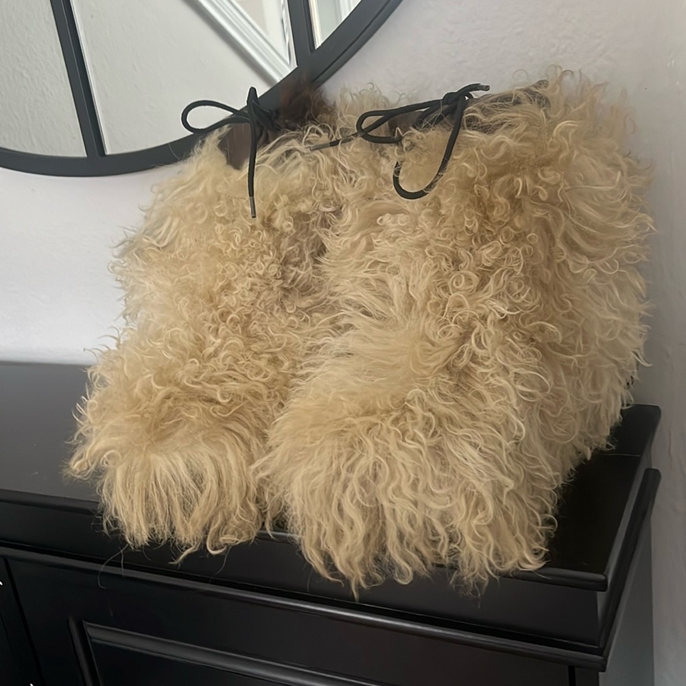 Beautiful Vintage Alpaca Fur Boots !